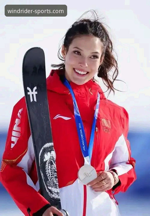 谷爱凌再创历史，自由式滑雪女王如何炼成？——风云体育平台赛事直播深度评测